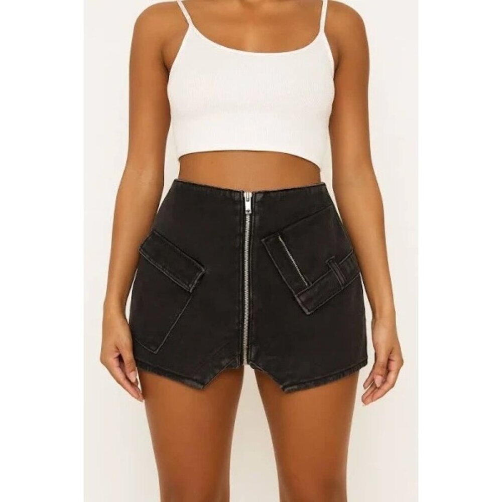 Pretty Little Thing Women's Petite Micro Mini Denim Skirt Black Size 6 NWT